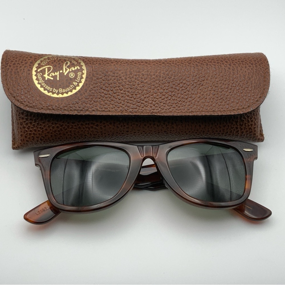 Authentic 80’s VINTAGE RAY-BAN WAYFARER SUNGLASSES